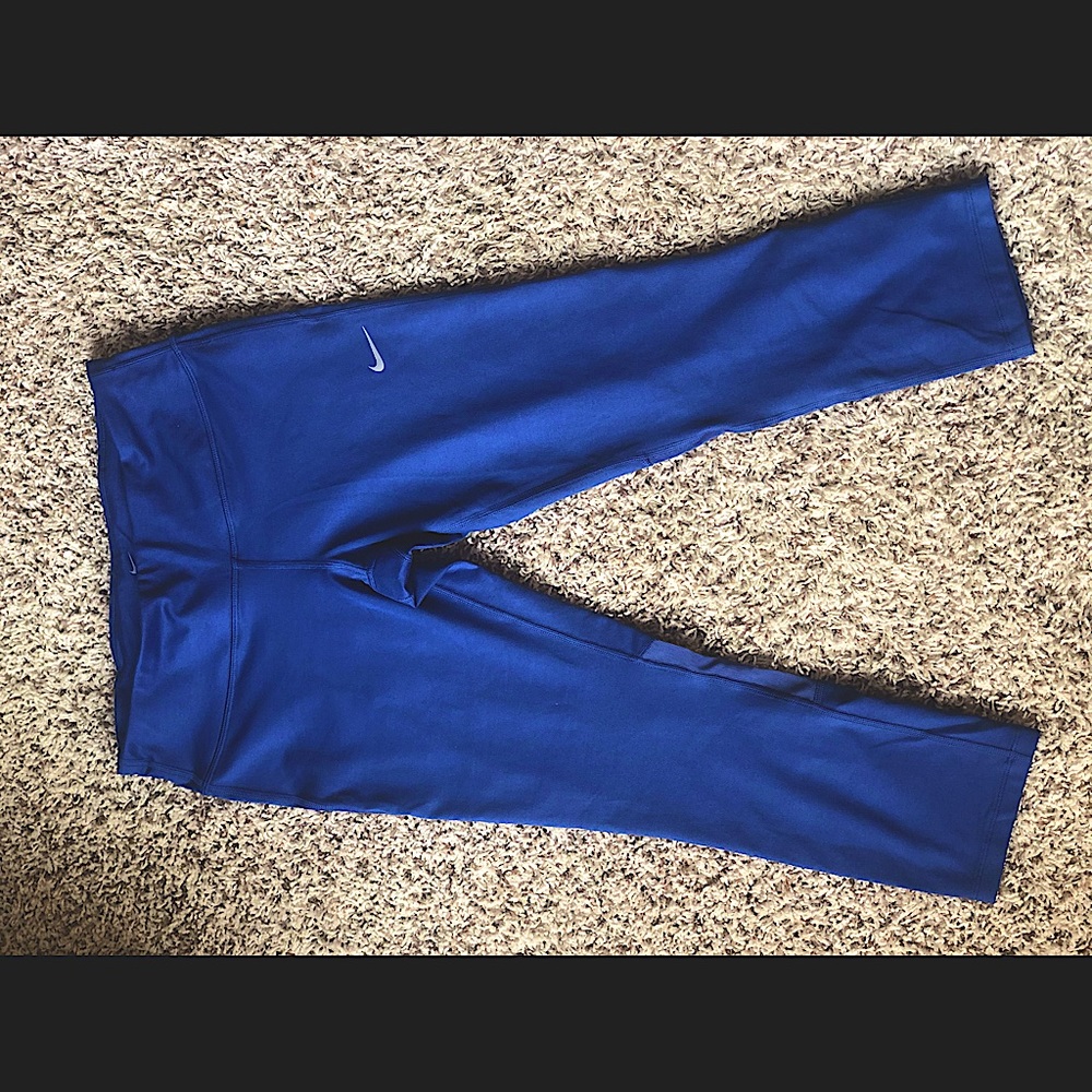 Nike Dry Fit Crop Leggings- M